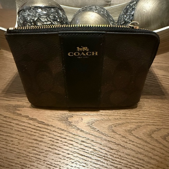 Coach Black and Brown Clutch - Picture 1 of 7